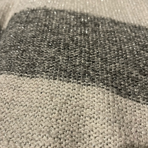 Jordache 3/4 Sleeve Sweater - Picture 5 of 9